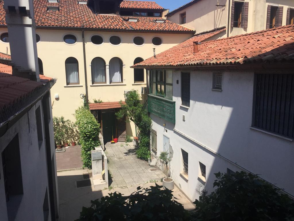 Bed and Breakfast Residenza Giacomuzzi Mestre Exterior foto